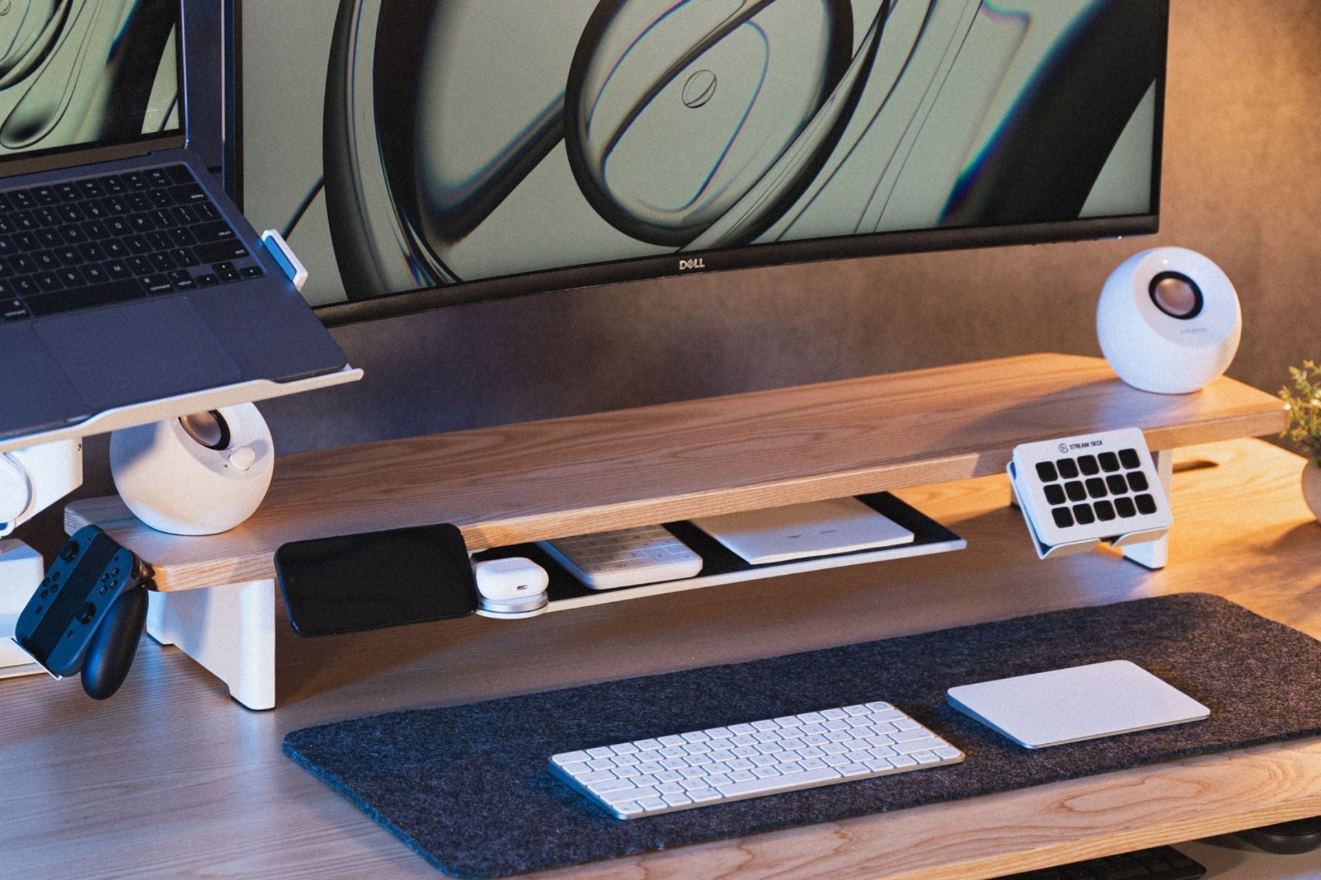 ラシカルシェルフが入荷しました🌳