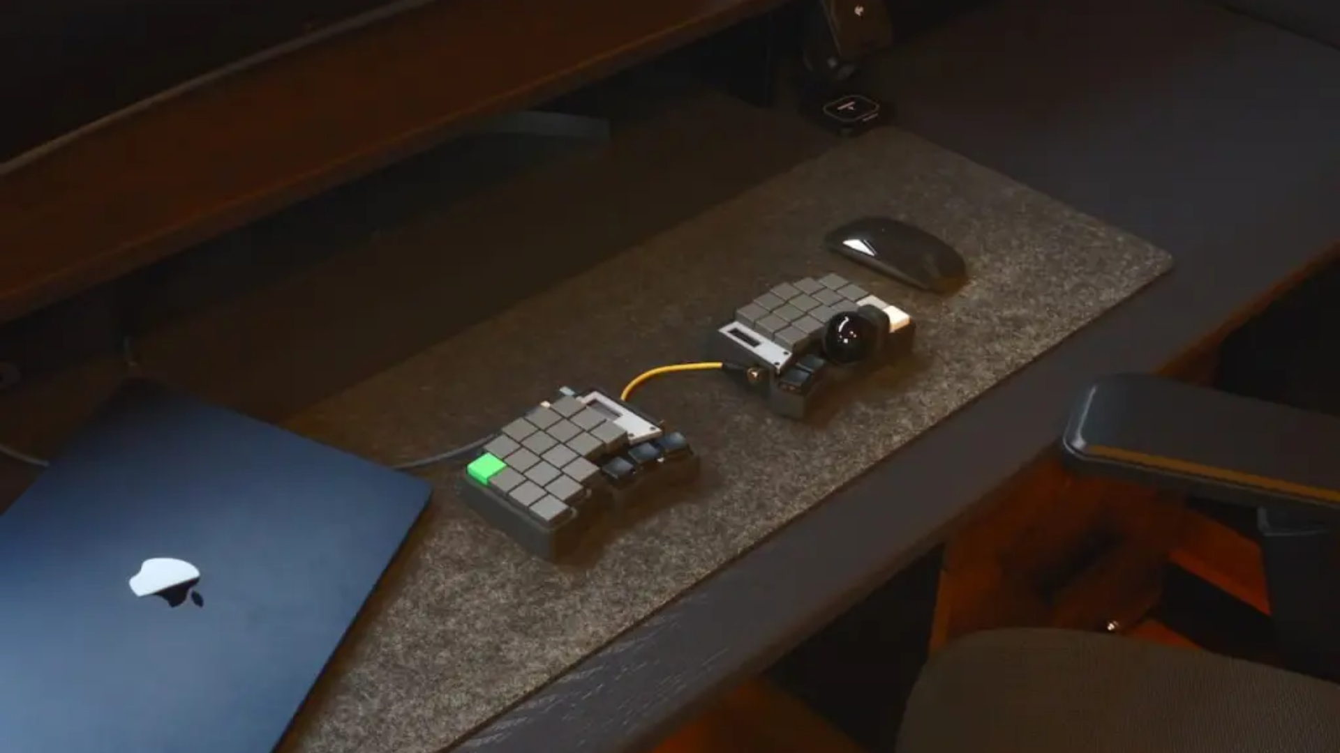 ガジェット好きのWebディレクター、Yuma様「Rasical Desk」Blogレビュー✍️