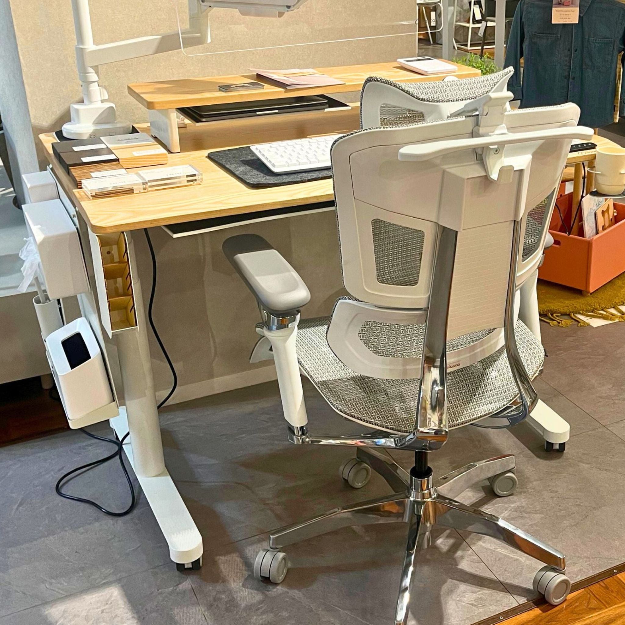 【1点モノ、早い者勝ち】Rasical Desk 体験展示使用品 モニターアームつき、セットにより最大23点フルセット