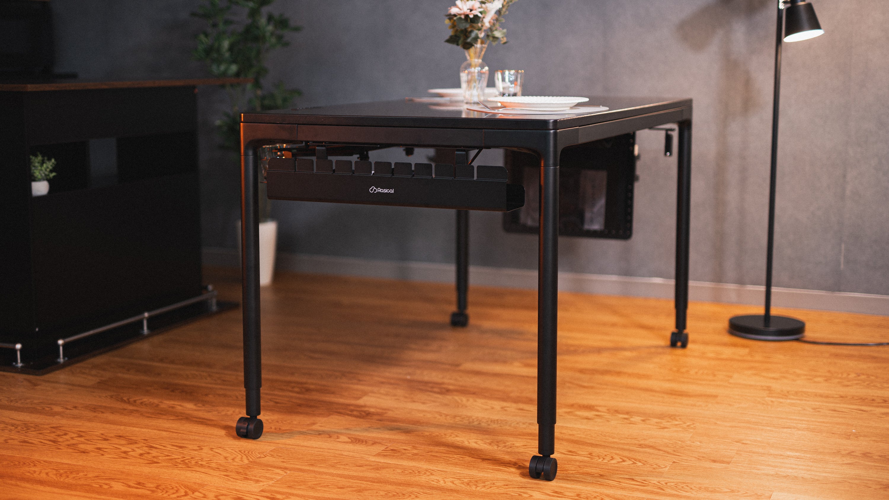 【1点モノ、早い者勝ち】Rasical Table ナチュラル×ウォルナット140cm 4モーター搭載の電動昇降テーブル