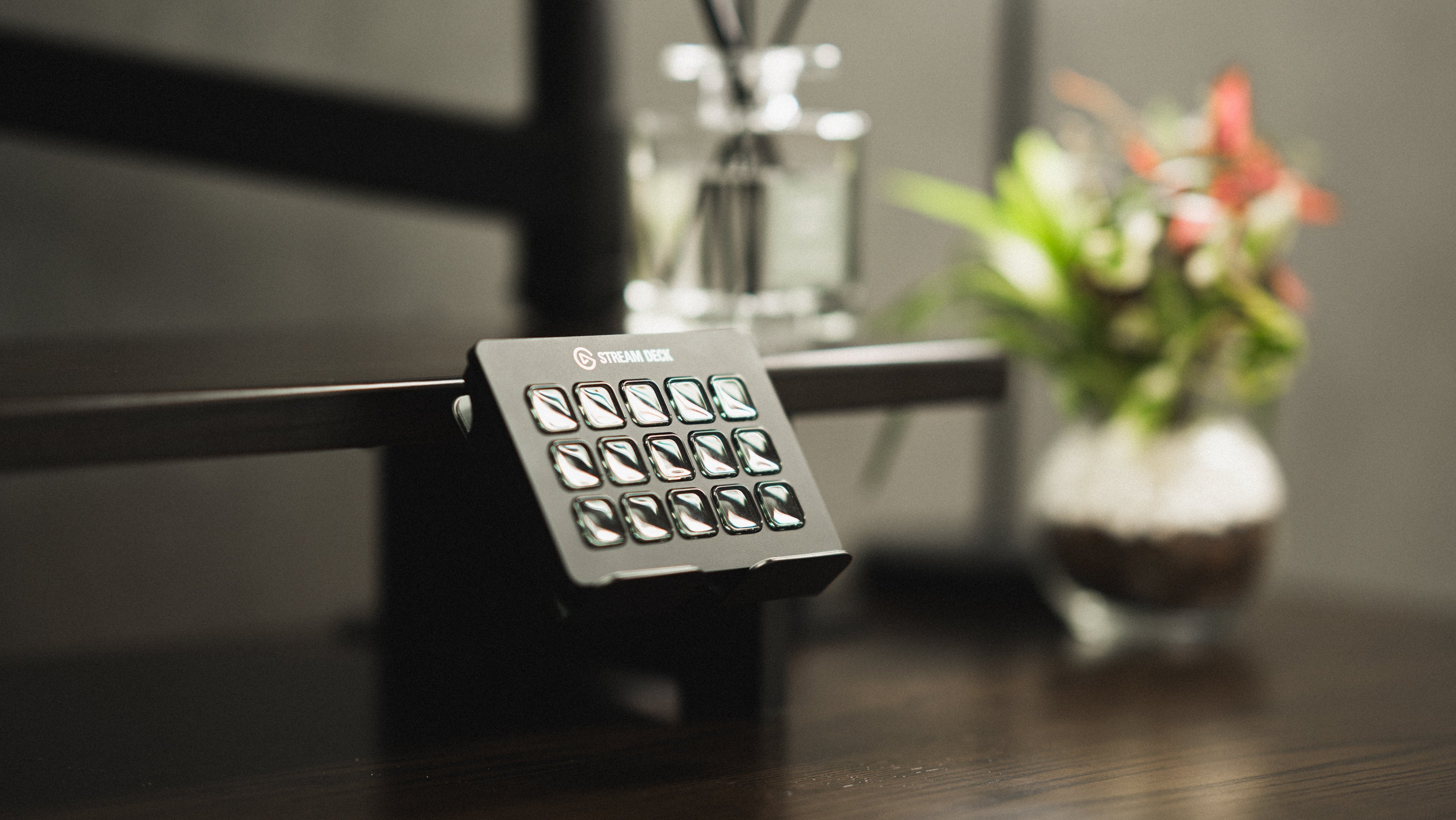 Gadget Holder for Shelf Desk【白即納、黒2026年1月にお届け】