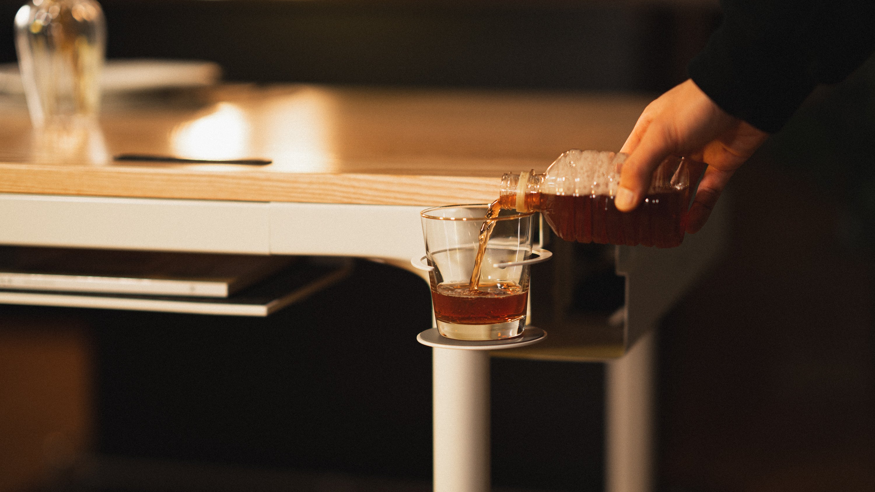 【1点モノ、早い者勝ち】Rasical Table ナチュラル×ウォルナット140cm 4モーター搭載の電動昇降テーブル