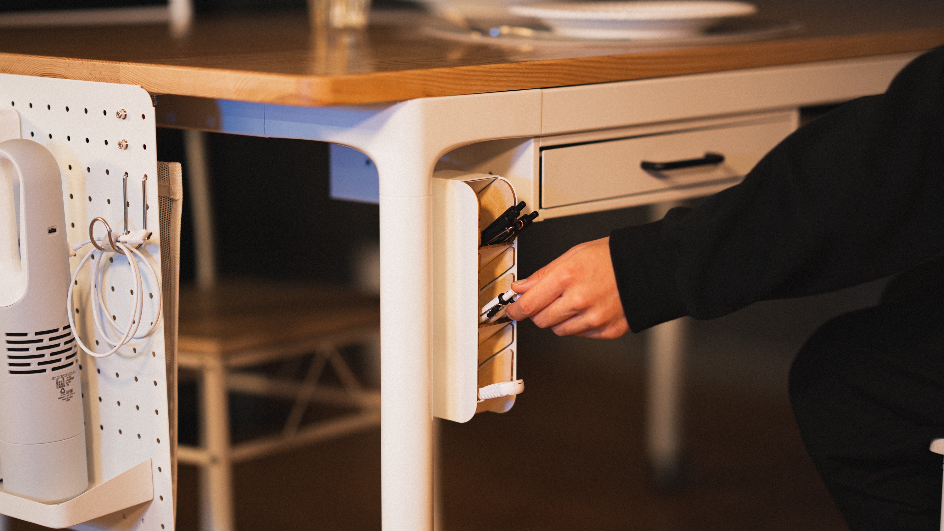 【1点モノ、早い者勝ち】Rasical Table ナチュラル×ウォルナット140cm 4モーター搭載の電動昇降テーブル