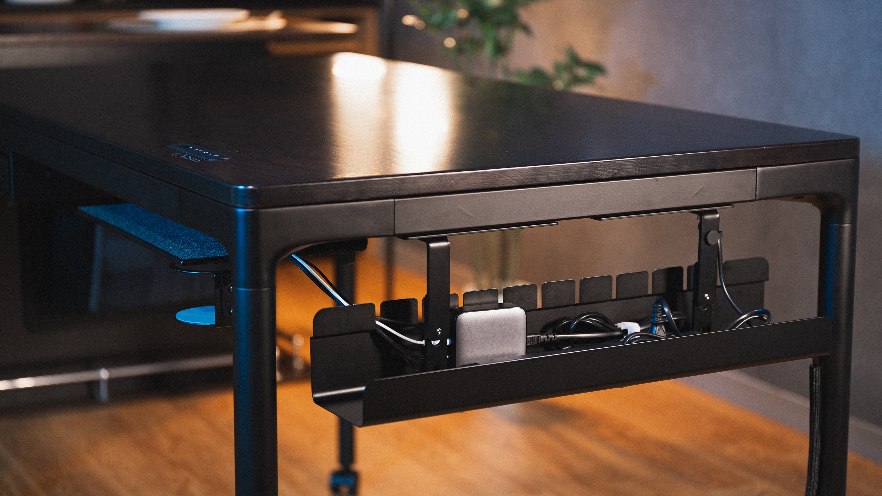 【1点モノ、早い者勝ち】Rasical Table ナチュラル×ウォルナット140cm 4モーター搭載の電動昇降テーブル