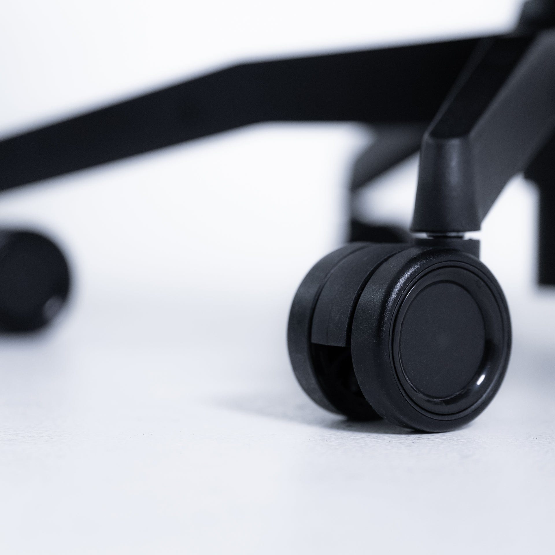 【USED】人間工学に基づいて作られた、姿勢を保つ超集中ワークチェア「GrowSpica」Elite