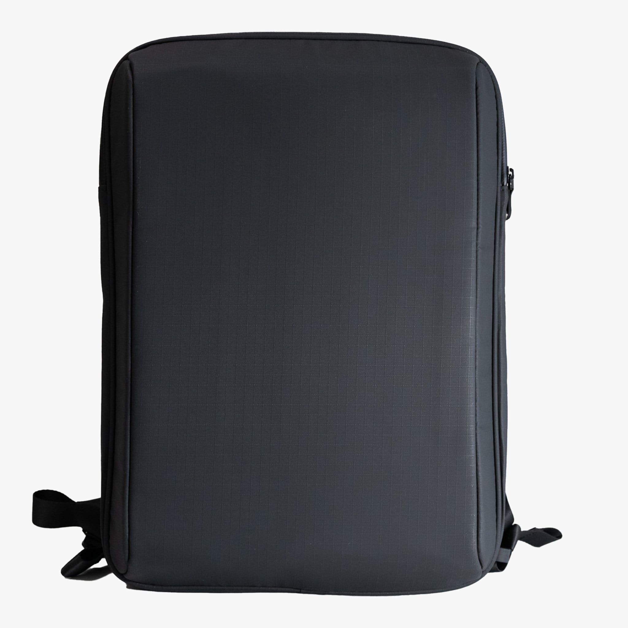 マグネット接続で個性的、荷物が軽く感じる多機能バックパック「グロースピーク3」