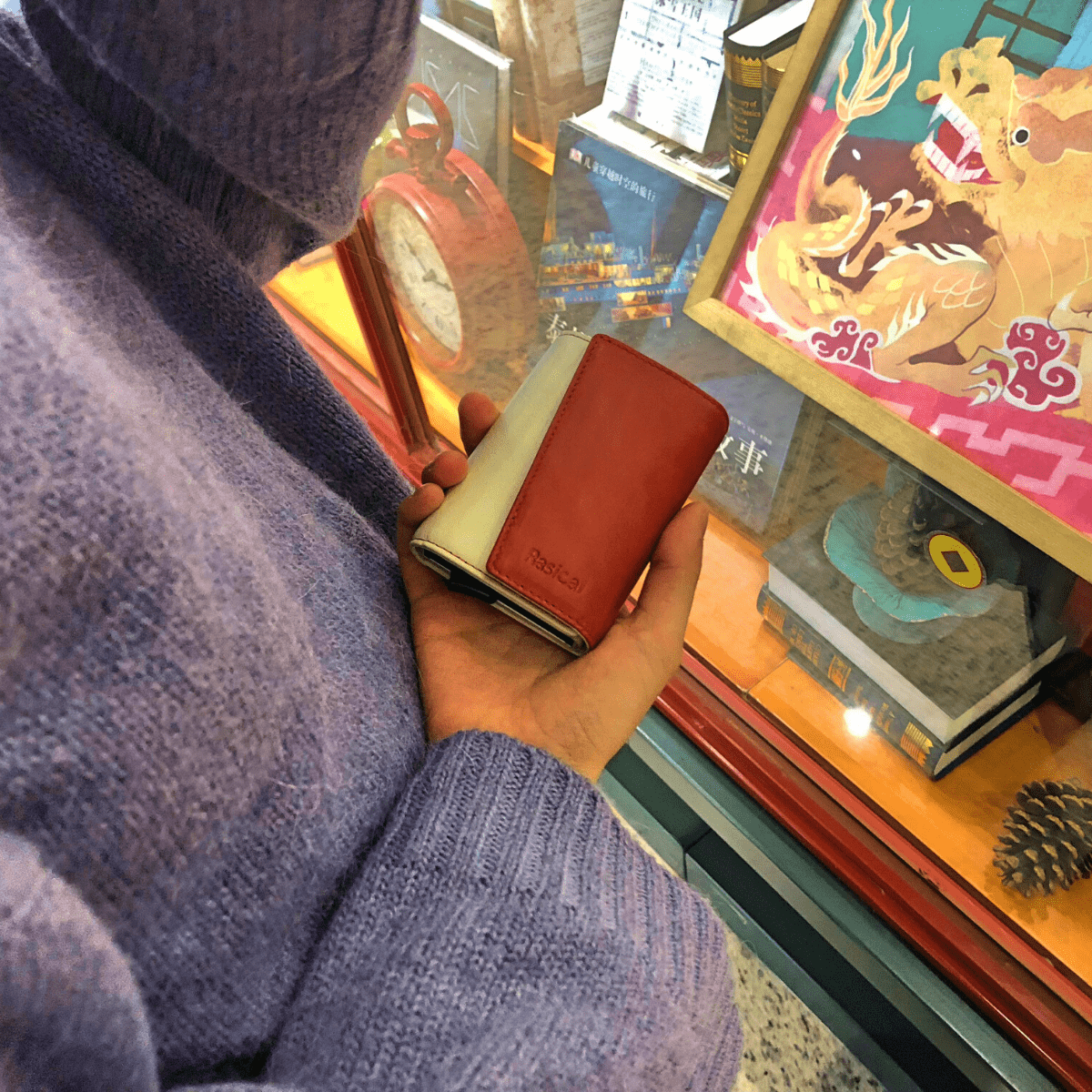 高級感のある取り外しカードホルダー付き財布「ピタマグウォレット」【即納】 - RASICAL