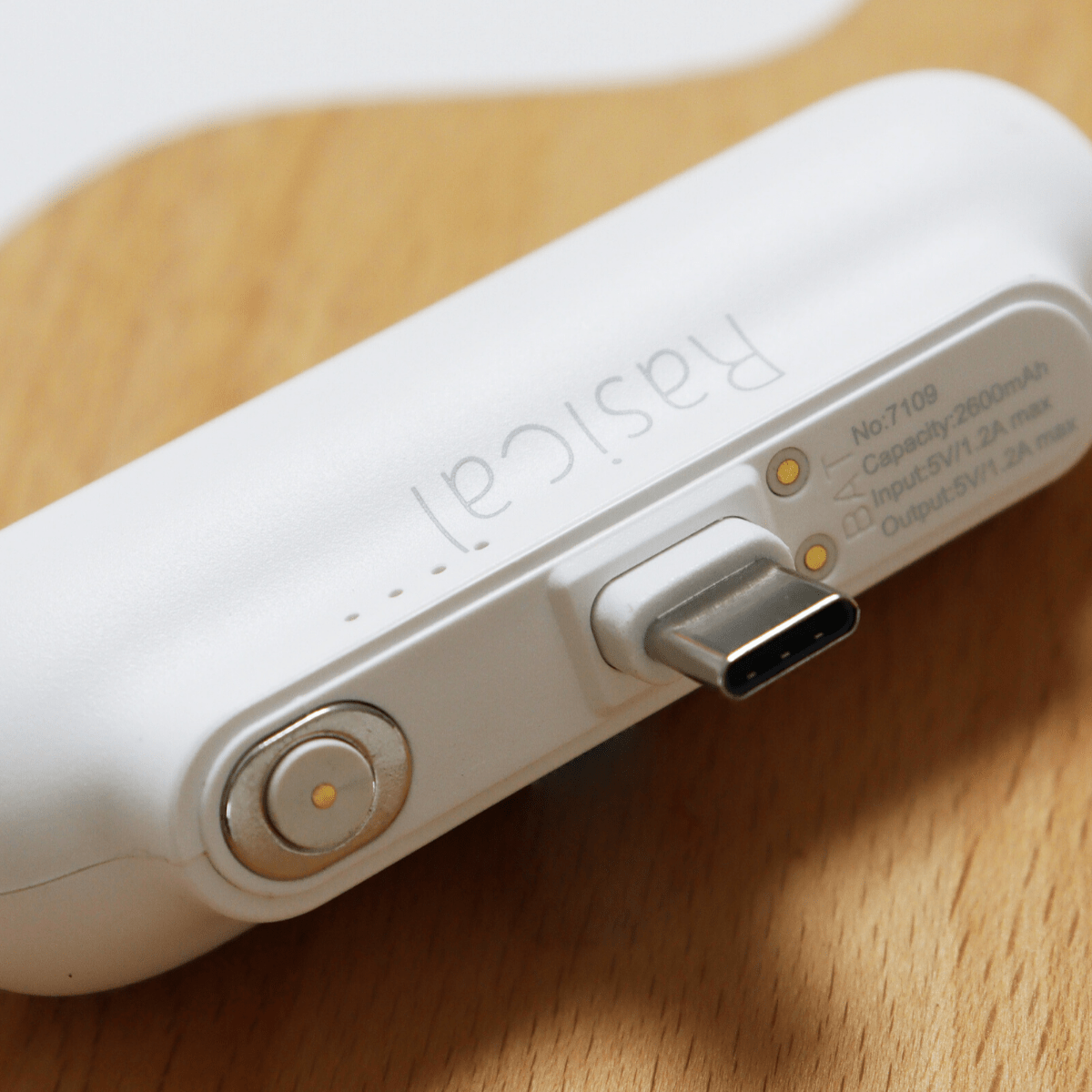 ケーブルいらずのモバイルバッテリー「マグッピ2」【即納】 - RASICAL