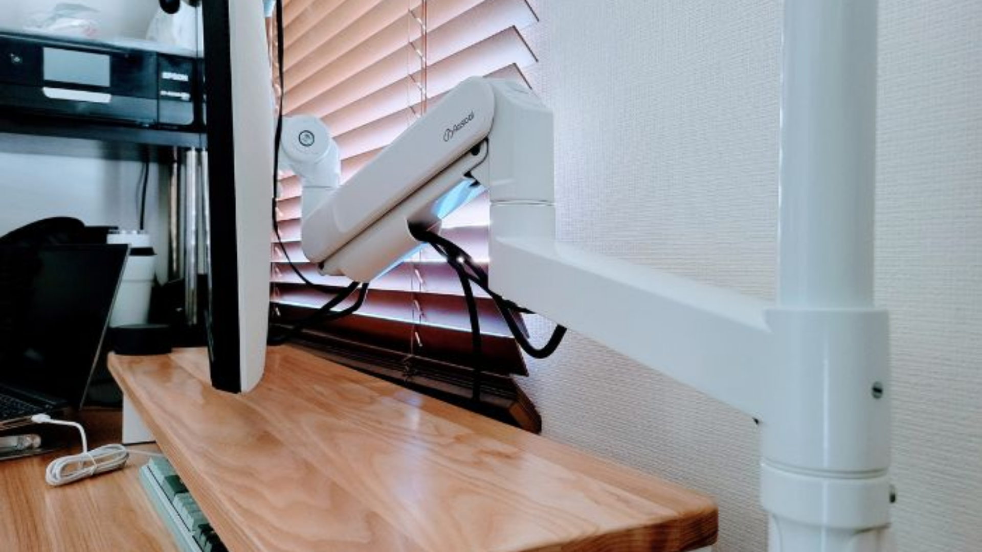 忖度なしレビューブロガー、いっしー様「Rasical MonitorArm」Blogレビュー✍️