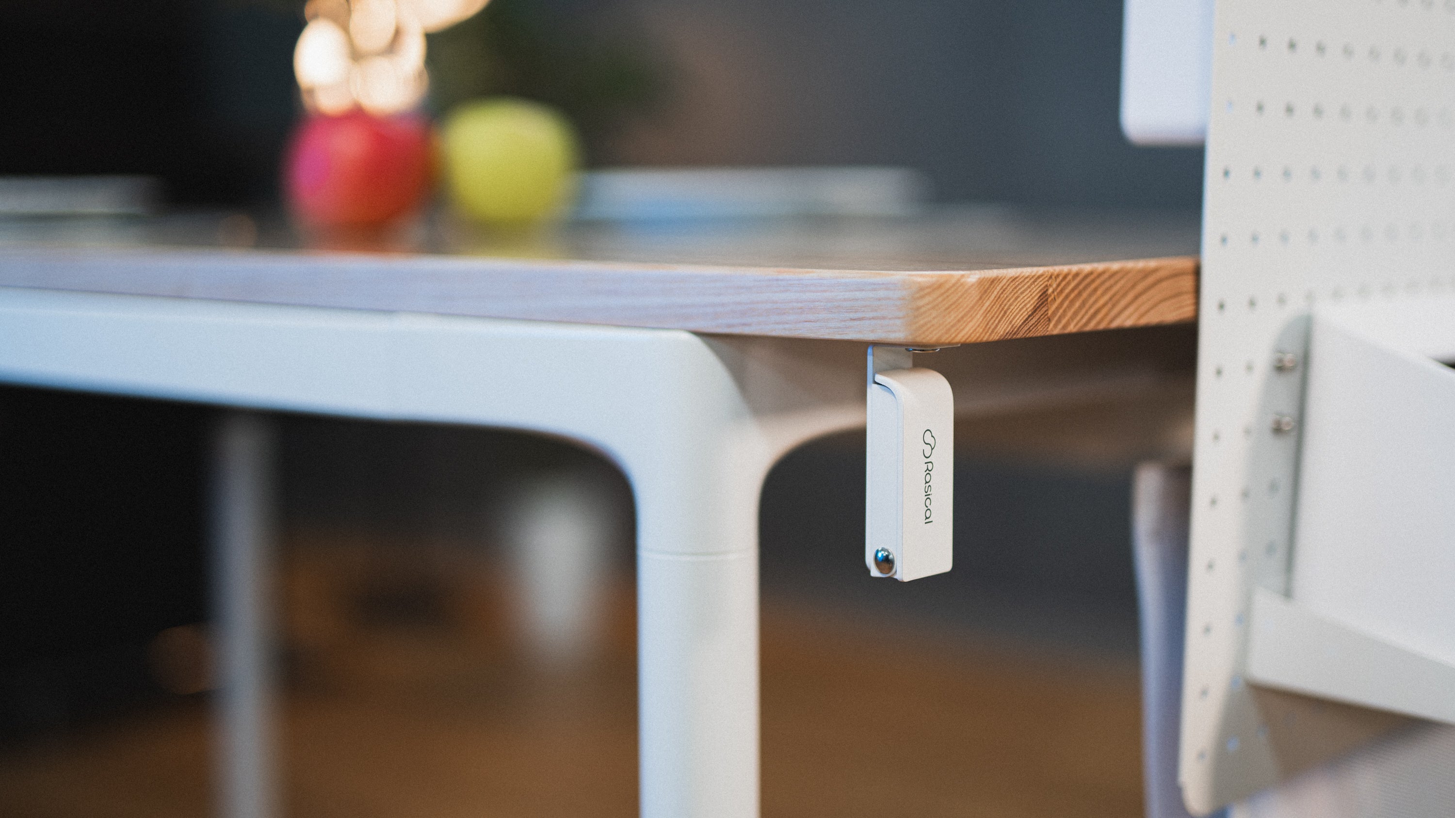 【１点モノ、早い者勝ち】Rasical Table ナチュラル×ウォルナット140cm 4モーター搭載の電動昇降テーブル