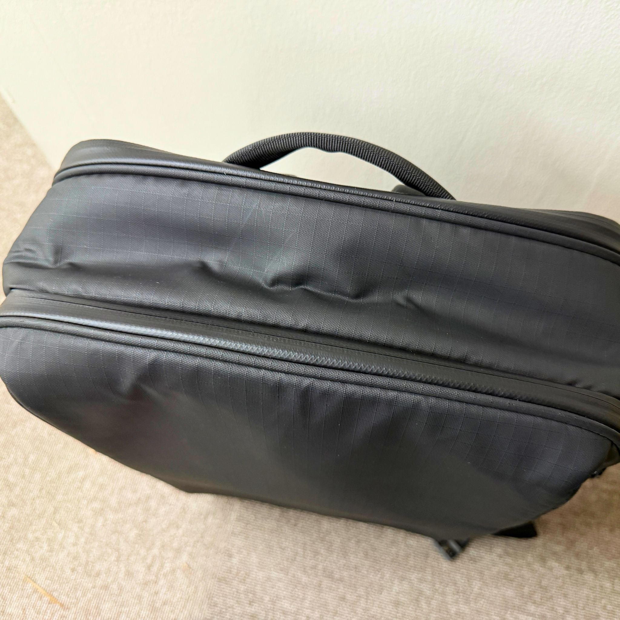 【4点限り】マグネット接続で個性的、荷物が軽く感じる多機能バックパック「グロースピーク３」