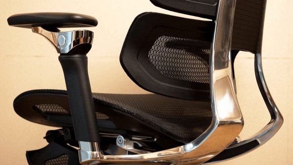 【長期間使用レビュー】Rasical Chair Eliteはどんな姿勢にもフィットする7Dアームレストと4Dヘッドレストが最高 | ラシカル