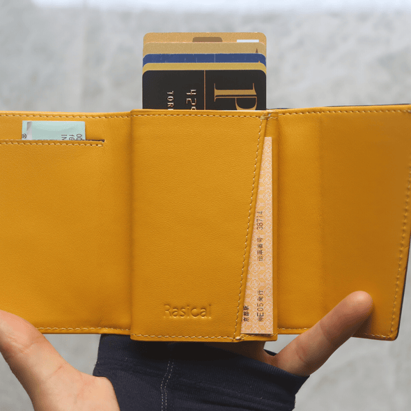 高級感のある取り外しカードホルダー付き財布「ピタマグウォレット」【即納】 - RASICAL